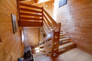 Treppenhaus mit Rutschbahn