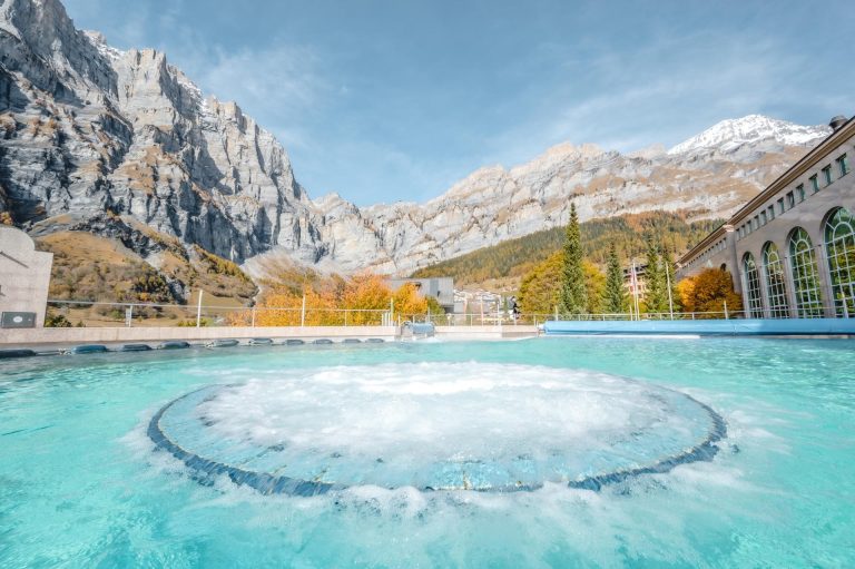 Walliser_Alpentherme_Summer_Whirlpool_-MyLeukerbadAG